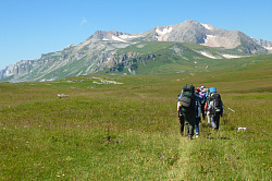 Пеший тур по Кавказу - маршруту Знаменитая Тридцатка - пеший тур с комфортом через горы с отдыхом на море.