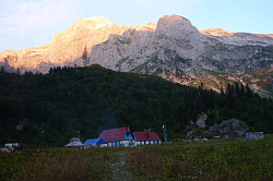 Утро в горах, 30 маршрут тур поход через горы к морю