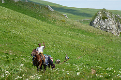 Верхом на лошади - фото от СВ-Астур. Конные туры и маршруты в России.