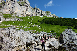 Поход в горах по маршруту 30 через горы к морю пеший тур