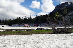 Весенний пейзаж гор